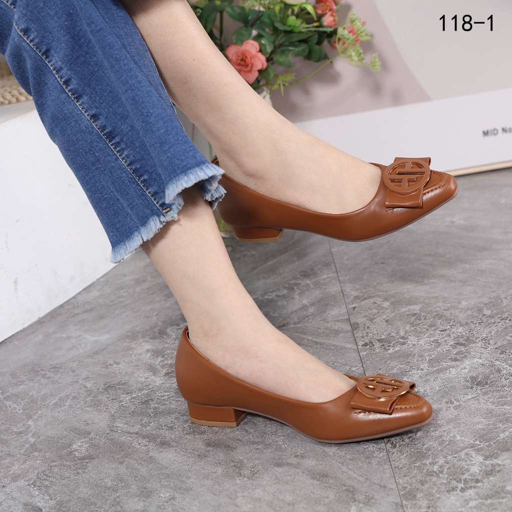 TB Heels 118-1