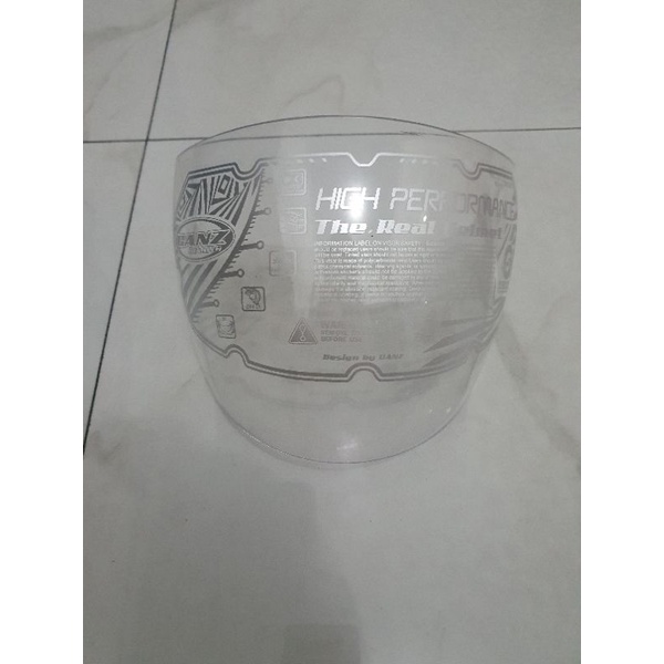 KACA HELM MEREK GANZ