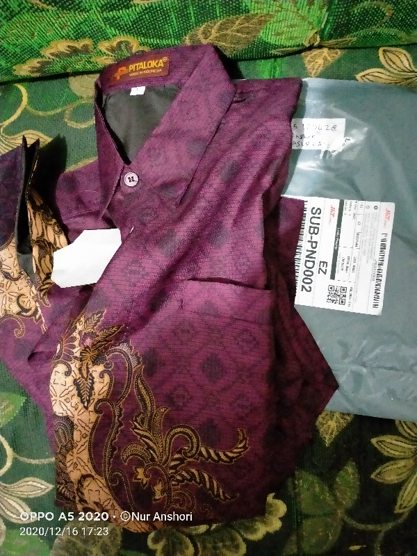 Kemeja Batik Pria Semi Sutra Sanwoz Puring Istimewa