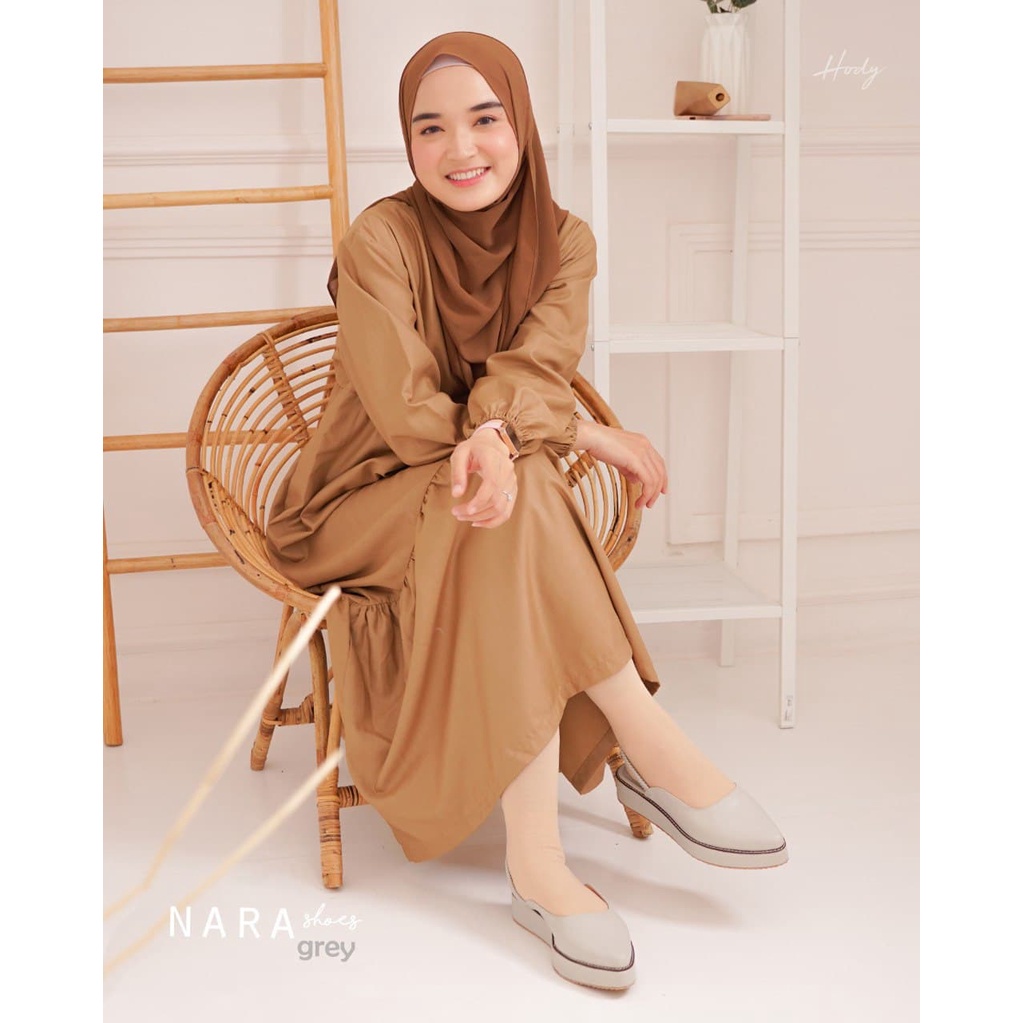 Hody Nara Shoes Sepatu Wanita Wedges Casual Selop Upper Premium Sintetis Insole Foam