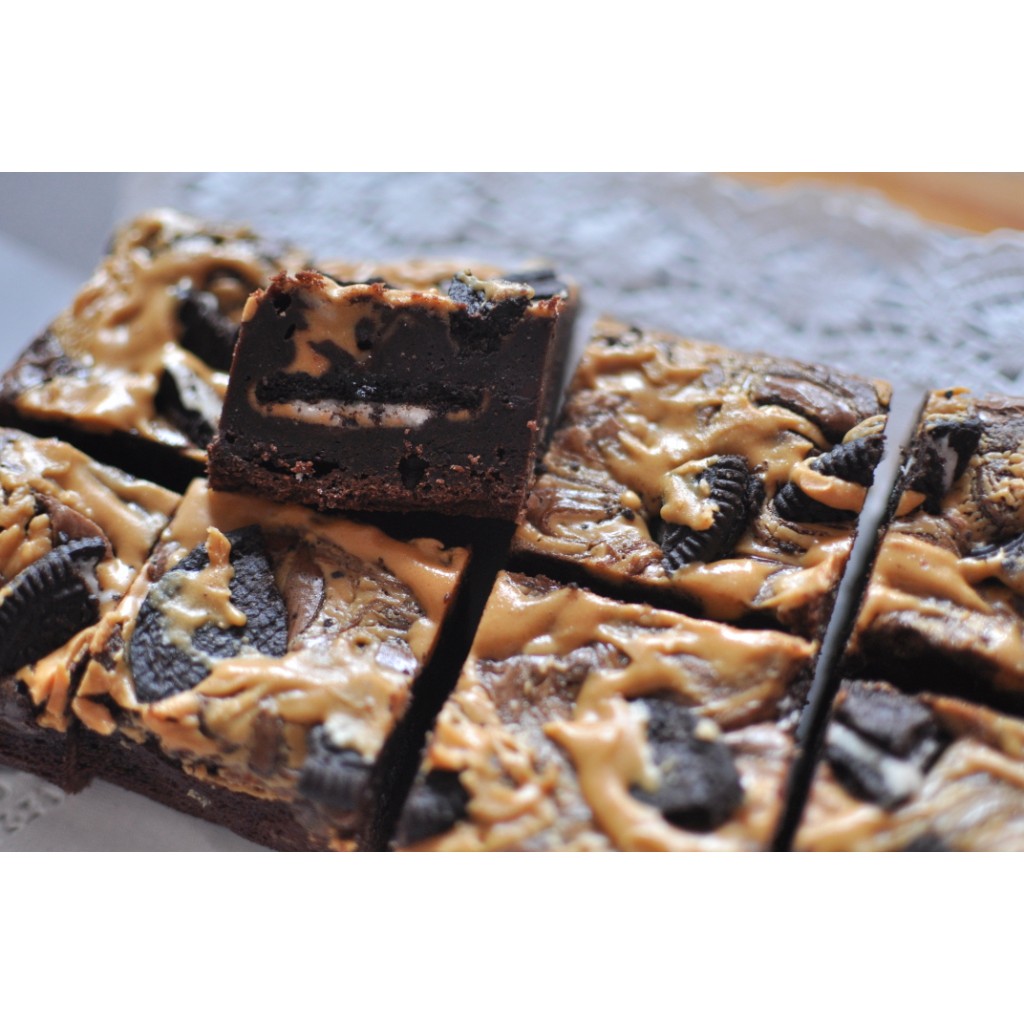 

PEANUT BUTTER OREO Brownies