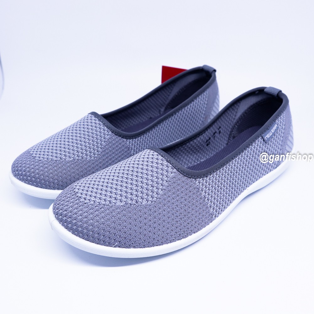 NEW ERA MAMIK SEPATU SLIP ON SEPATU SELOP SEPATU WANITA WARNA ABU MUDA