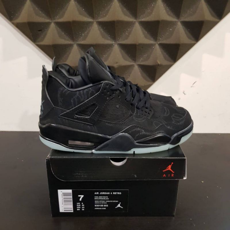 Sepatu Fashion Pria Air Jordan 4 Kaws Black