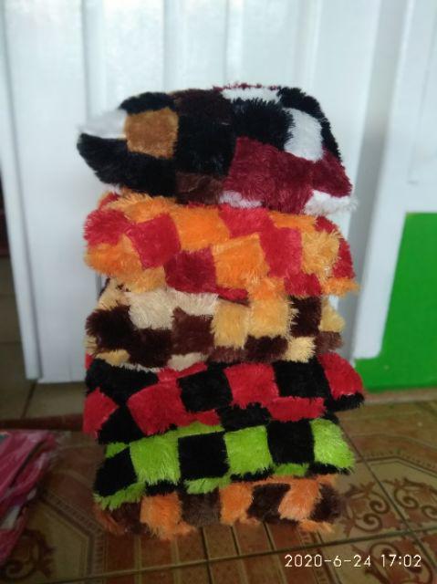 Bantal Bulu Rasfuf Isi Full Dacron Motif. Catur