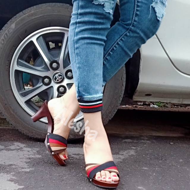 Heels wanita sendal kayu kelom geulis