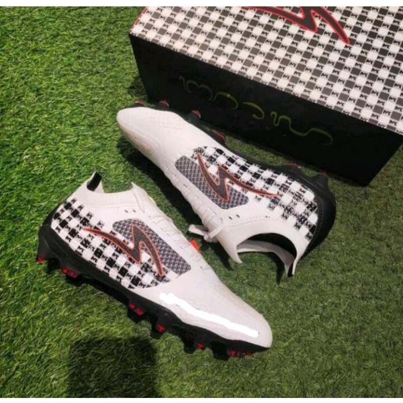 Specs S-Team mark klok