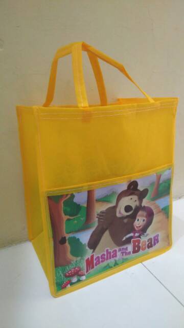 Tas ulang tahun marsa and the bear