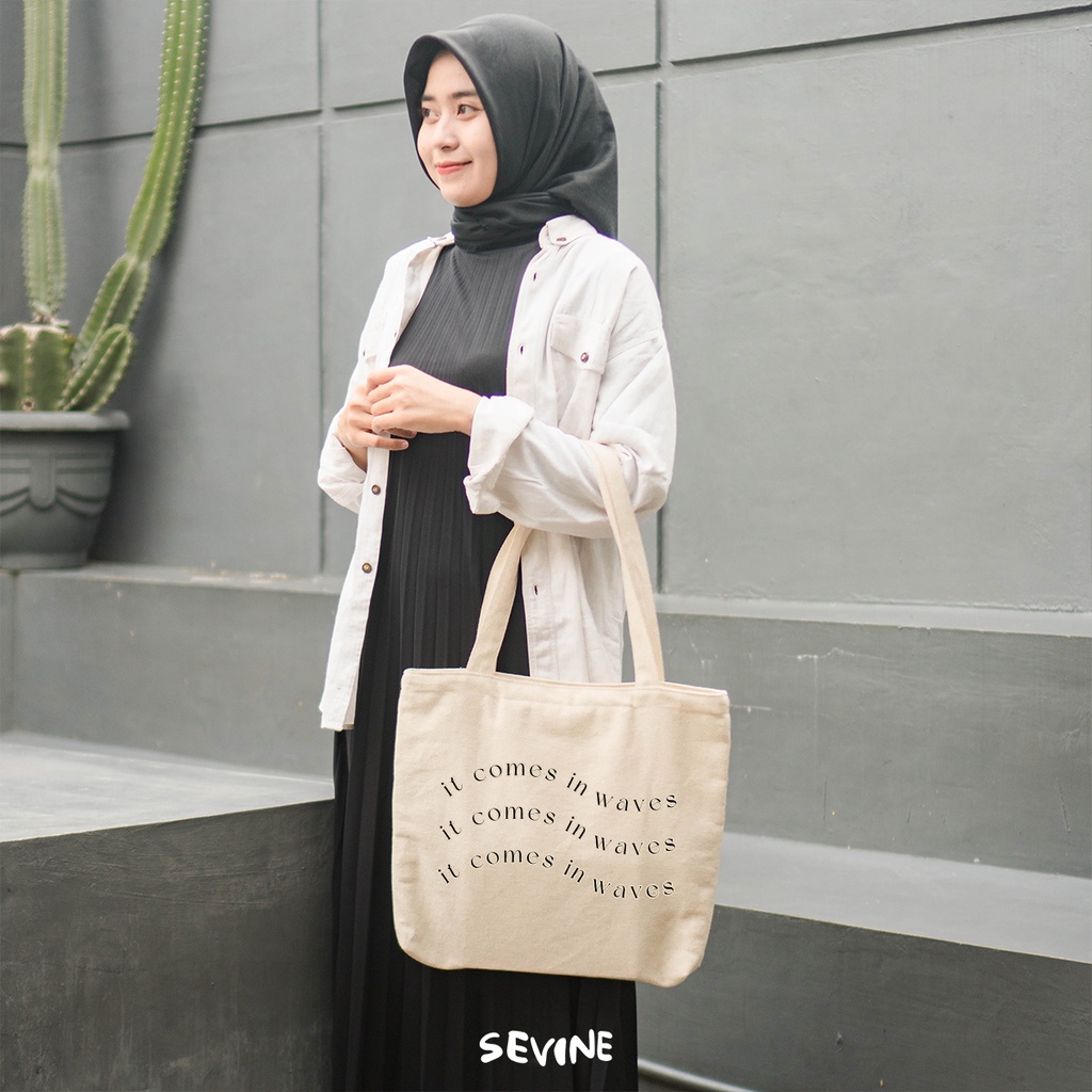 Sevine Tote Bag Kanvas Emily Resleting Kantong Tas Laptop Wanita Kuliah Sekolah Totebag Kerja Quotes Vintage Aesthetic - VL