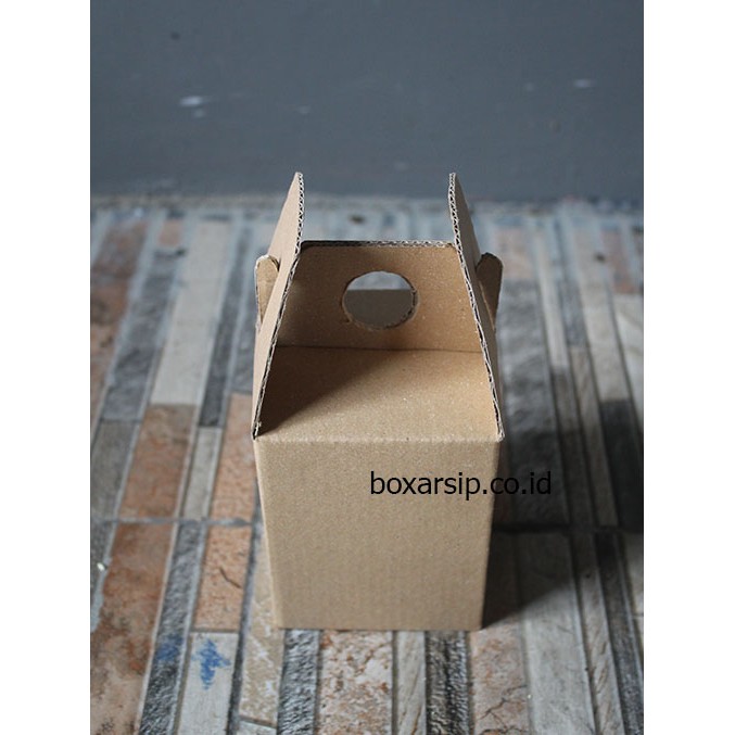 

Kardus atau box botol kecil