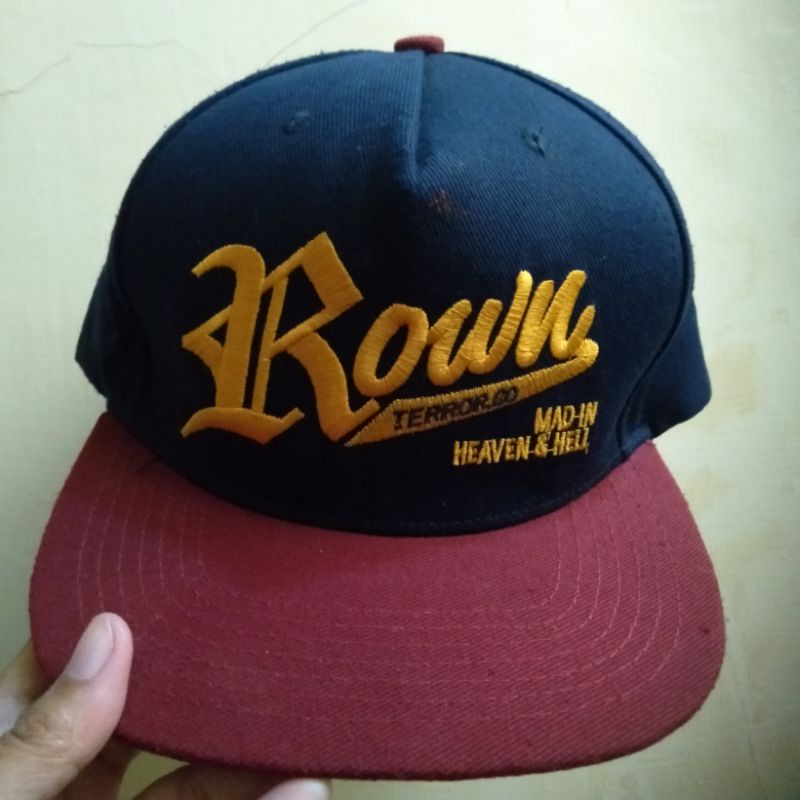 Preloved Topi Rown Dvsn