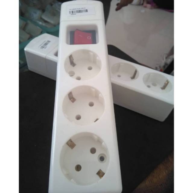 Shukaku Stop Kontak switch 3 lubang