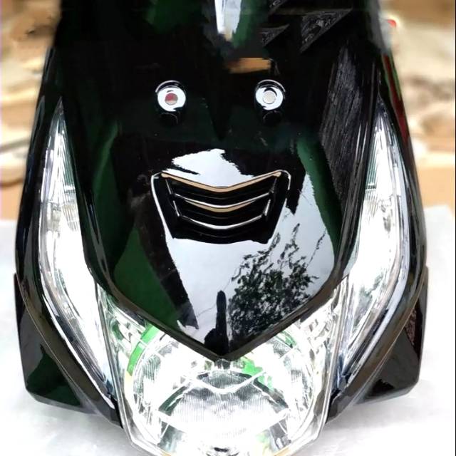 Tameng depan lampu depan dan sen depan beat  2010