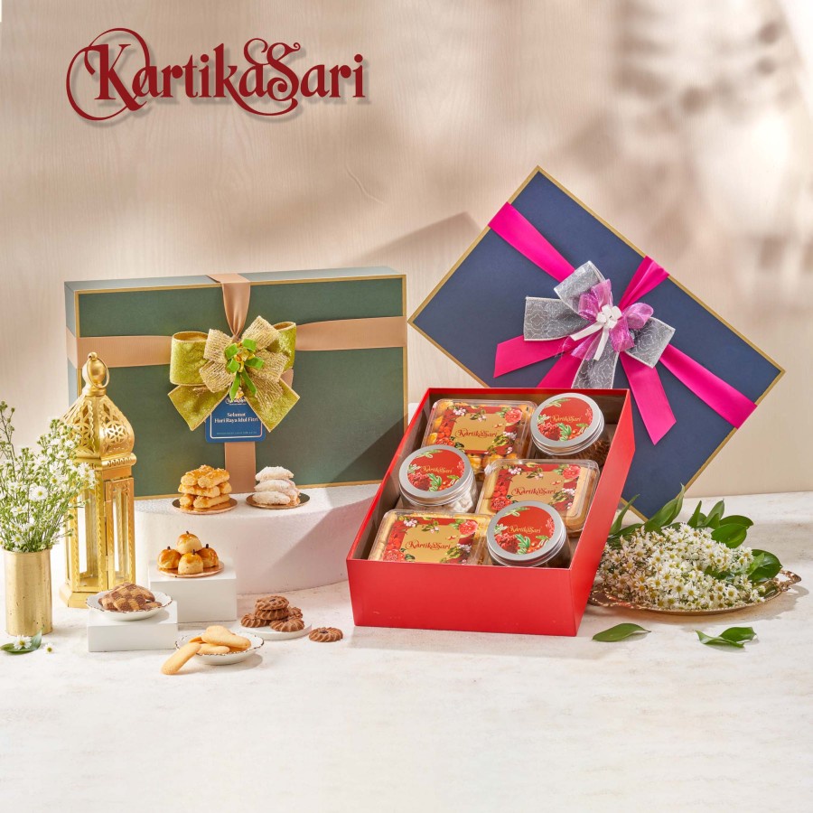 

Paket Hadiah Hampers Kartika Sari Gift Box Lebaran - Box 6 isi: Butter Spirtz, Domino, Kaastengel, Lidah Kucing, Naastart, Putri Salju