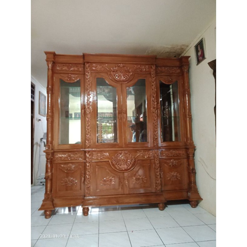 Lemari jati / BUPET PAJANGAN/HIAS BULAN