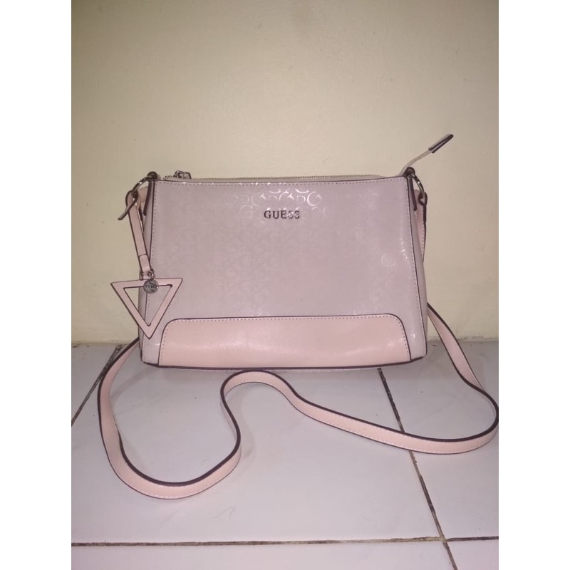 PRELOVED GUESS SLING BAG PINK PEACH details lihat vidio