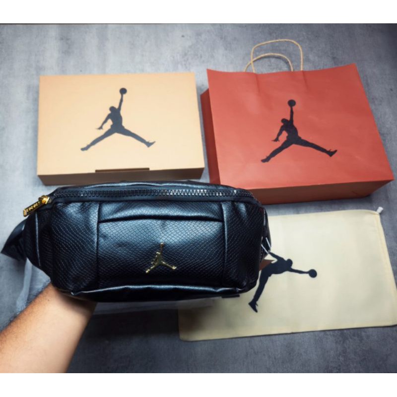 Waist Bag Air Crossbody Tas Pinggang Pria Black Glod Fullset Free Box, Paperbag, Dustbag