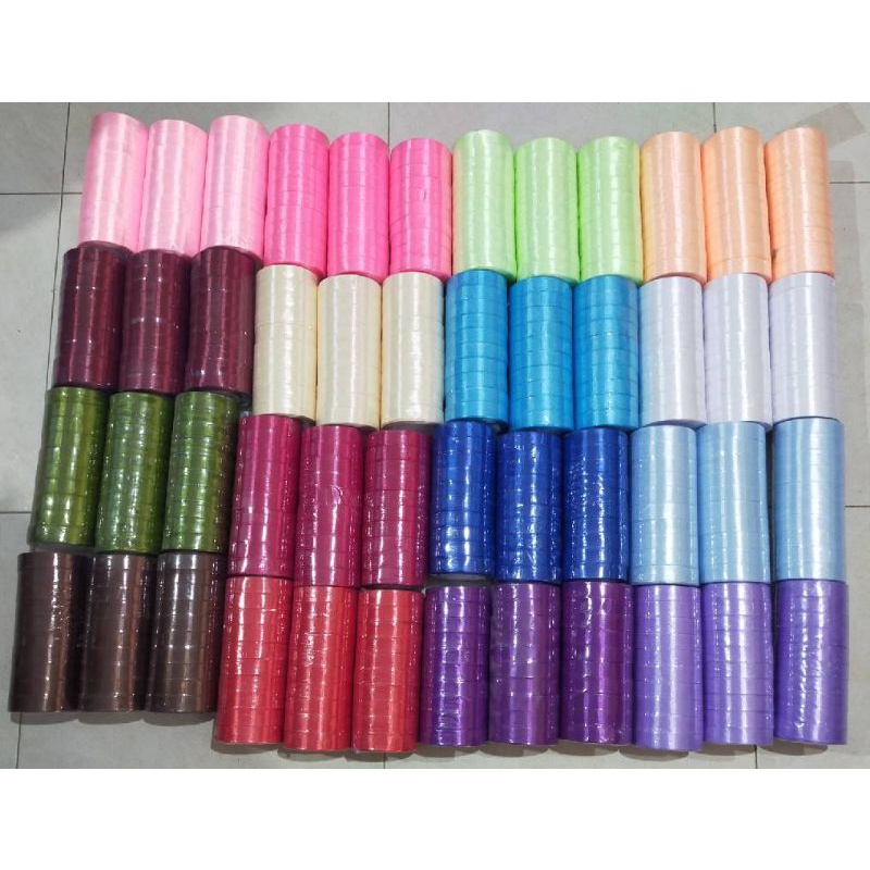 

Dhiya Florist - Pita Satin Kain 2 cm Pita Kado Hias Buket Per Rol Pita Satin Warna 2 Cm Pita Satin Kado Hampers