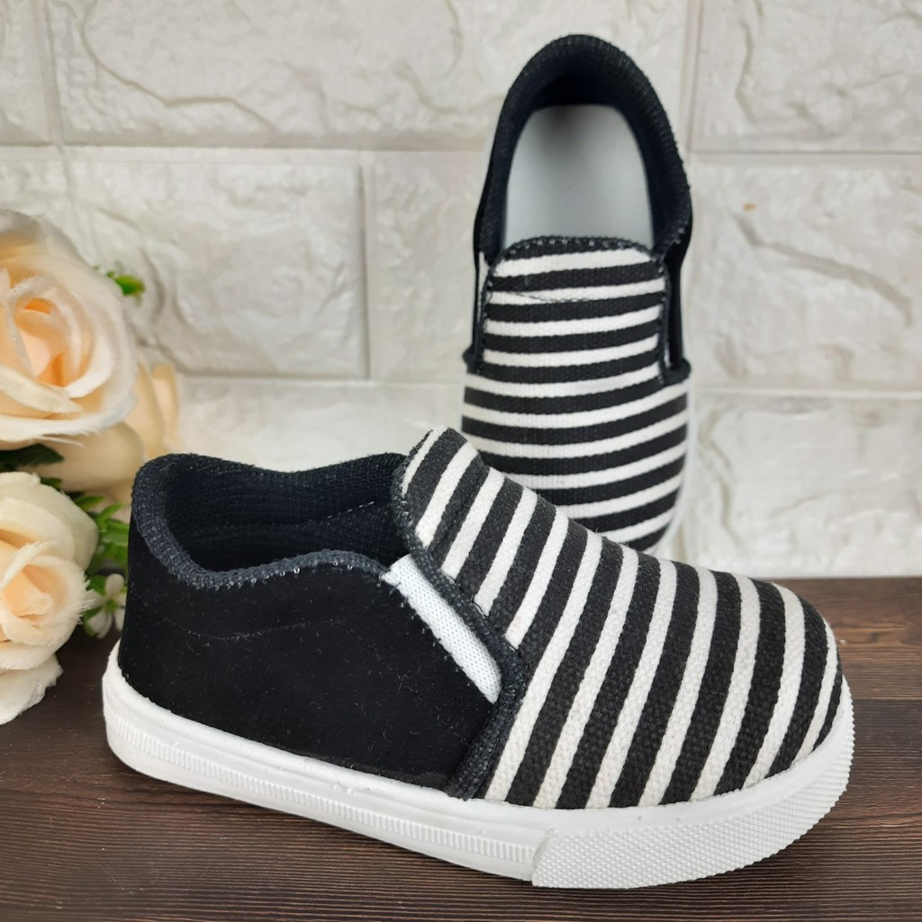 [TAMAN SEPATUKU] SEPATU TRENDY MURAH SNEAKER SLIP ON GARIS  WARNA 1 2 3 TAHUN DAX04