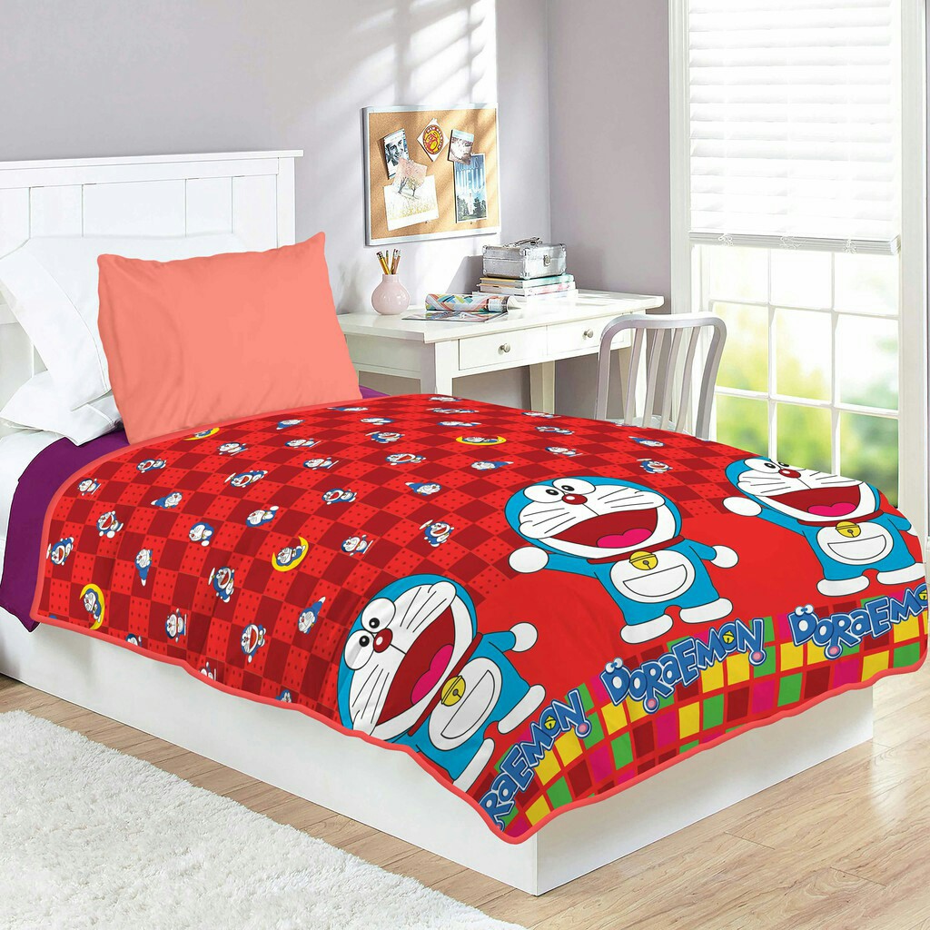 Selimut Valda Sutra Rotary 150x200 Doraemon Hello Kitty Frozen Keroppi LOL Mickey Tsum Unicorn Pony-Doraemon Red