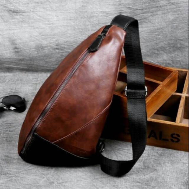 Tas Selempang / Waistbag Pria Kulit Lapisan Pertama