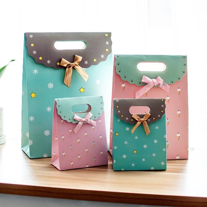 

NEW PAPER BAG MOTIF| PAPER BAG HADIAH LUCU / TEMPAT KADO MEDIUM