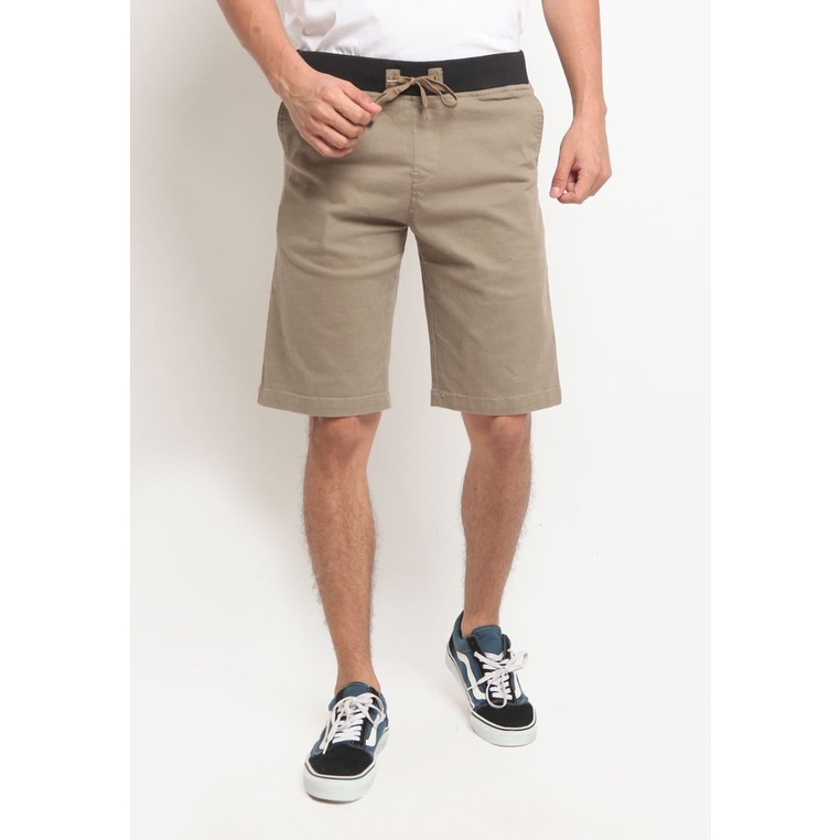 LR-2 Celana Chinos Pria Basic Pendek Stretch Brown WU09