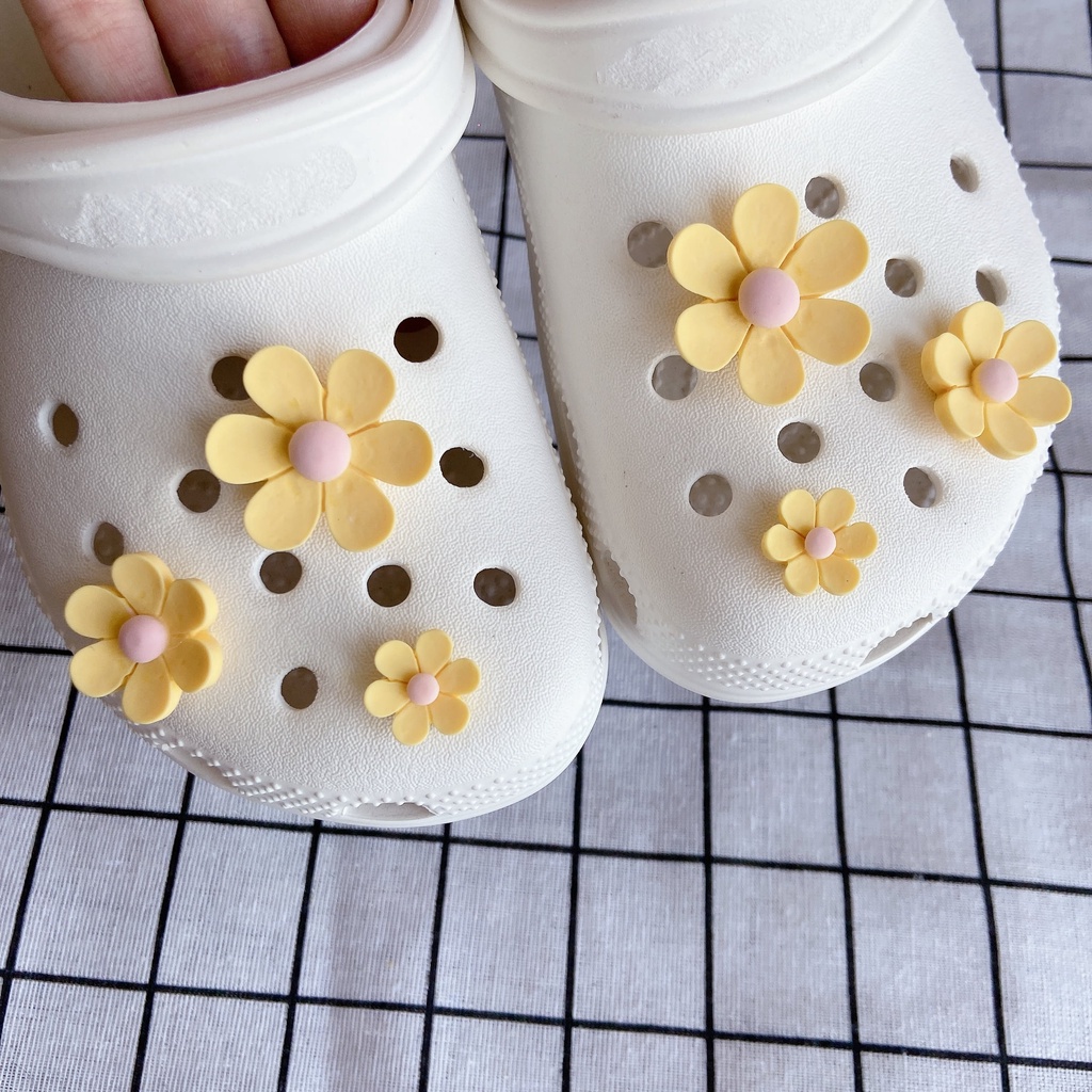 Crocs Charms Aksesoris Sepatu Desain Bunga Matahari Crocs Jibbitz Untuk Hadiah Anak Laki-Laki Dan Perempuan