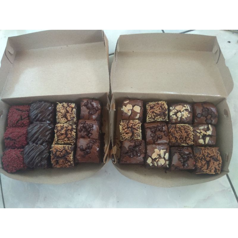 

fudgy brownis size S isi 12 potong