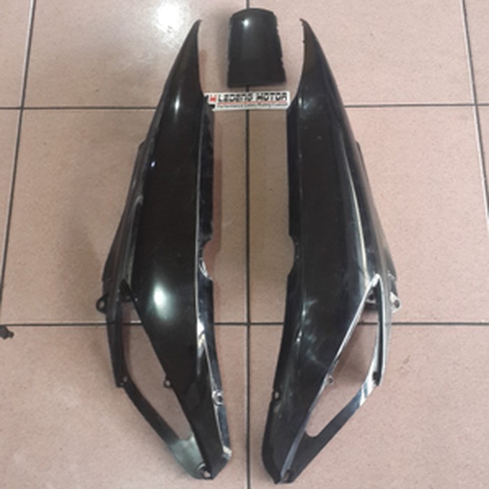 Cover Body Supra-X 125 Lama Bodi Samping Hitam Bukan Original LEDENGMOTOR