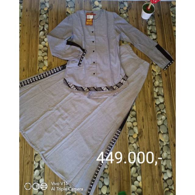 Setelan dannis dewasa