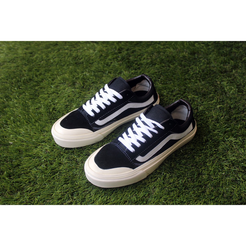 SEPATU VANS OLDSKOOL HALFMOON HITAM PUTIH BLACK WHITE PRIA