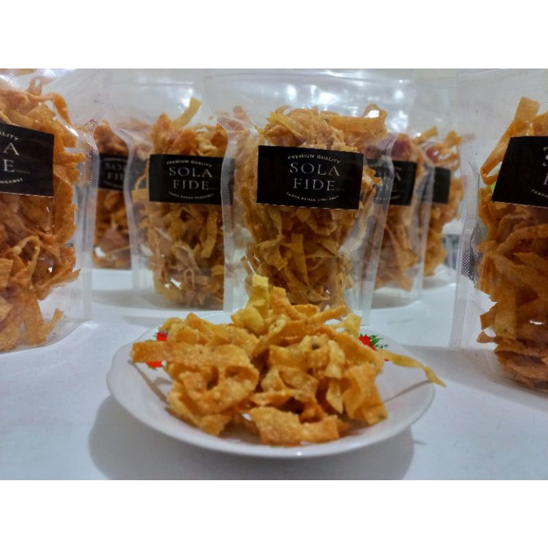 

cemilan snack stick pangsit 100 grm