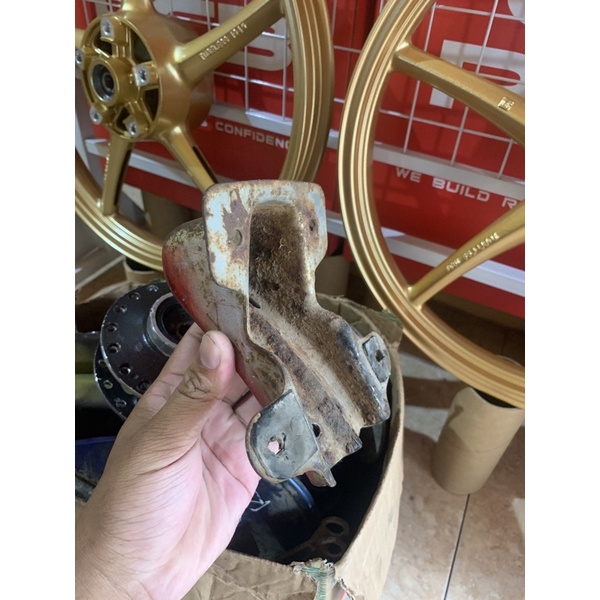 dudukan lampu v80 atau pangkon lampu v80 original copotan