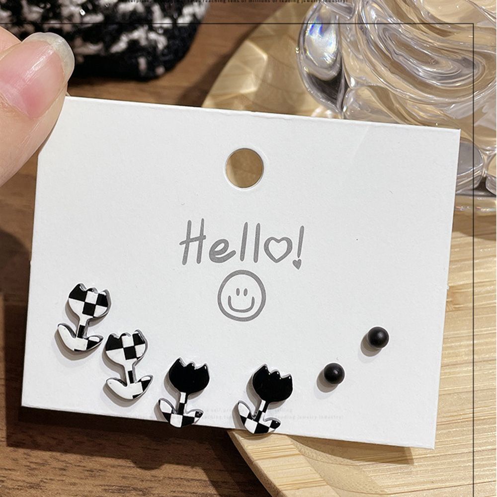 Anting Stud Desain Papan Catur Tulip Bahan Resin Gaya Retro Korea Untuk Wanita