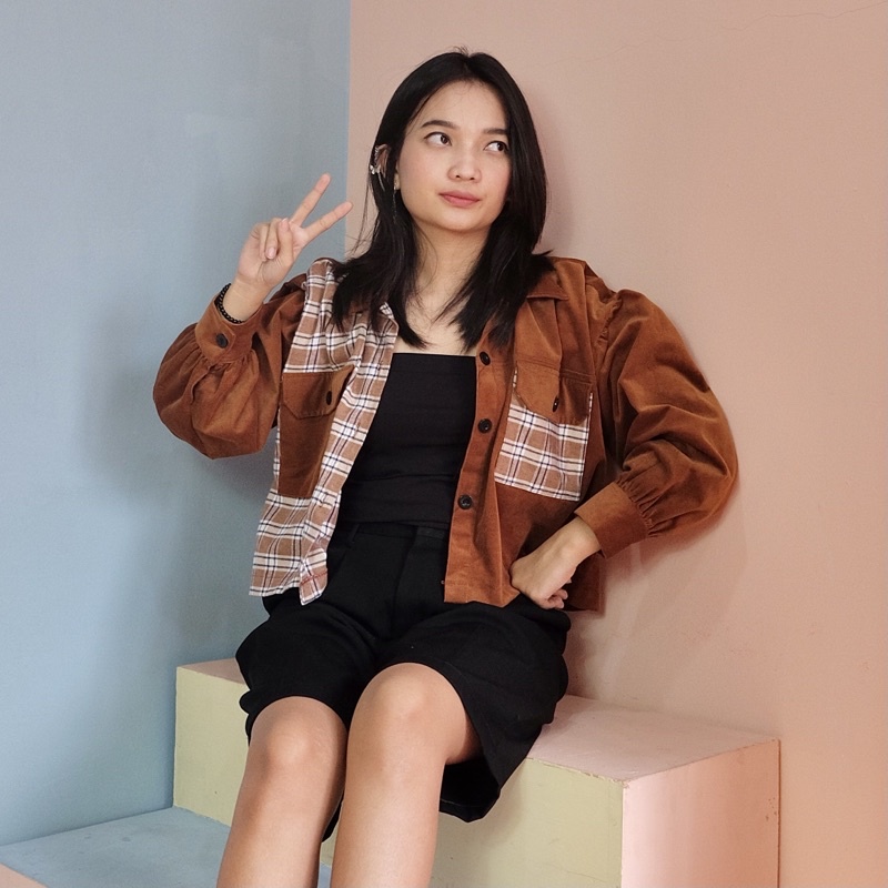 Vanny Jacket Corduroy Oversize Crop Wanita Two Tone Flanel