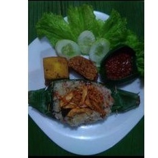 

Nasi Bakar Kecombrang Ayam Suwir