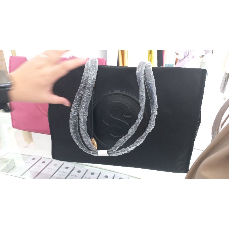 aaliya nylon tote bag black