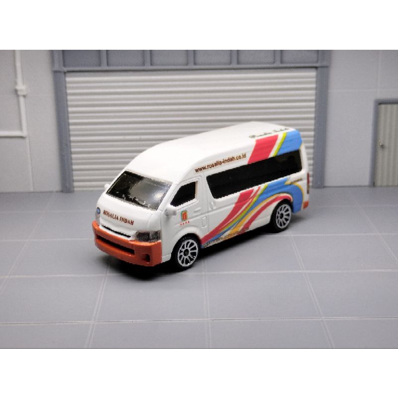 diecast miniatur Hiace Rosalia indah skala 64