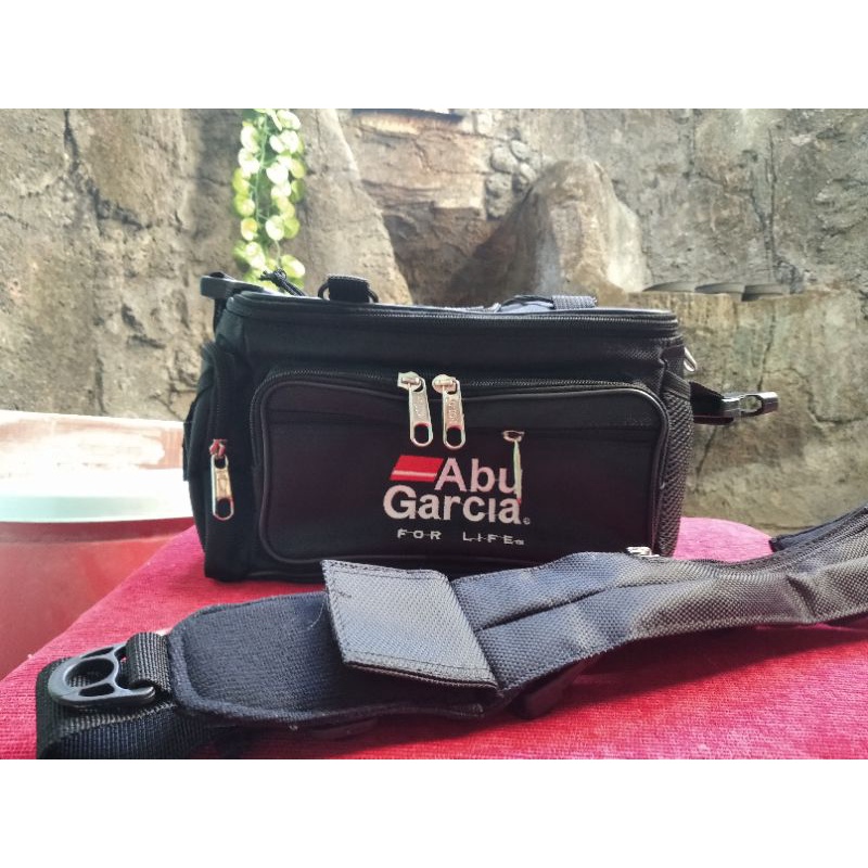 TAS MANCING SLINGBAG ABU GARCIA