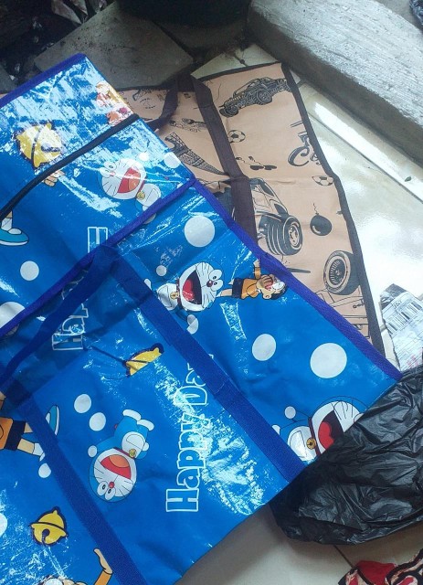 Tas Tenteng Plastik Terpal Karung Ukuran M 50 X 60 Cm. Tas Karung Sedang  Laundry Baju