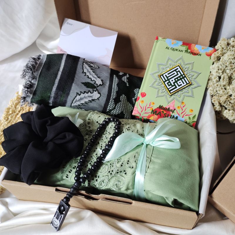 

Hamper Gift Box Mukena Premium Paket Perlengkapan Sholat Murah