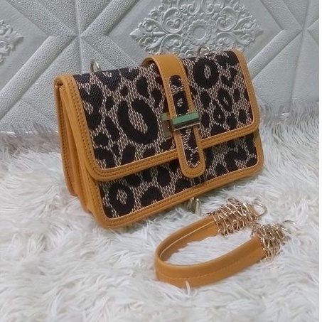 TAS SELEMPANG WANITA GAYA/TAS TURTLE GESPER MEWAH