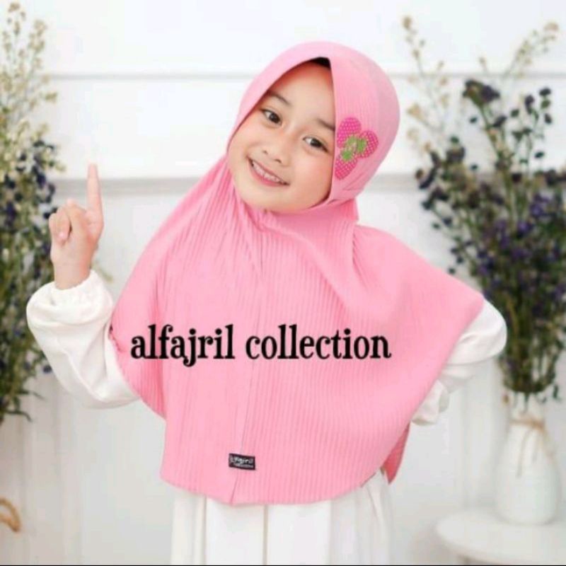 Hijab Jilbab Kerudung Instan Anak Plisket Pad Tali Strawberry Murah Terbaru by Alfajril