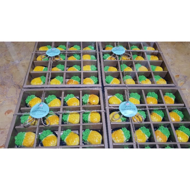 

Kue Nastar Nanas Gift Box 1/2kg mix Wijsman, isi Full Nanas Handmade