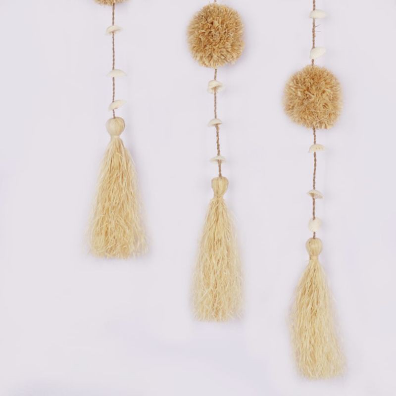 

Macrame pom-pom