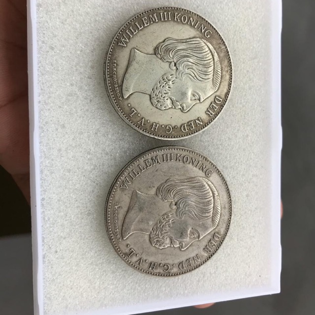 Koin Kuno Willem 1818 2 Setengah Gulden Edisi Khusus Samping Bergerigi