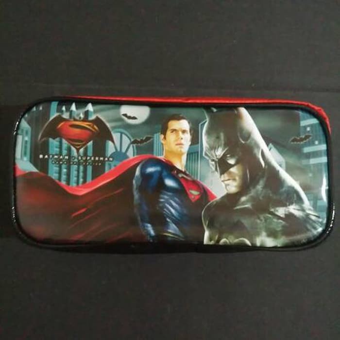 

Kotak pensil resleting karakter superman vs batman
