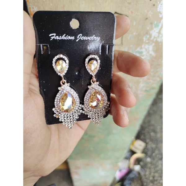 anting penganten/anting baju gaun.