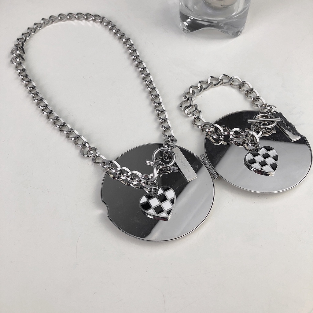 Set Kalung Liontin Love Motif Kotak-Kotak Hitam Putih Gaya Korea Untuk Wanita