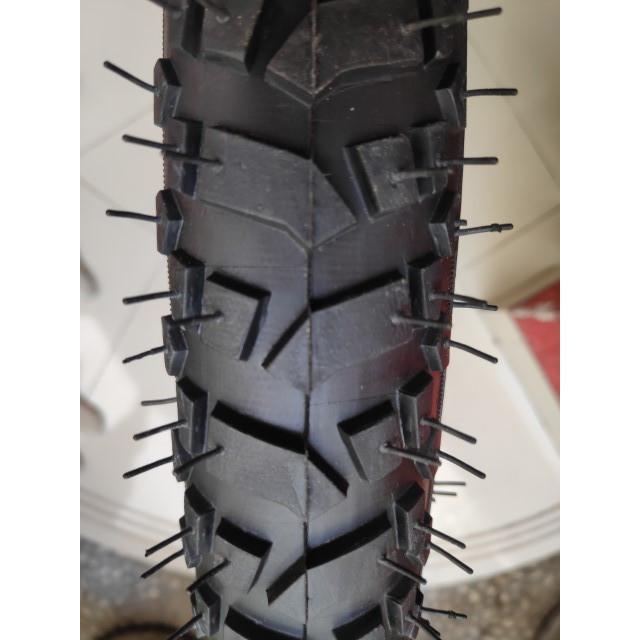 Ban Luar Sepeda Ukuran 26 Lucky Stone 26 x 2.125 Hitam